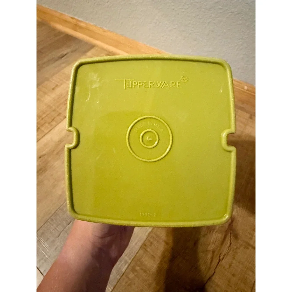 Tupperware Pick-A-Deli Pickle Keeper Avocado Green Strainer Container 1330-2 Lid